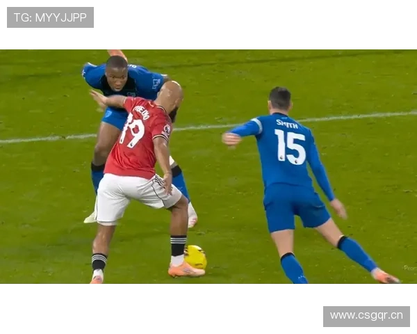 从内部分裂到外部迷失，曼联究竟该如何走出这场战术与阵容的双重危机？