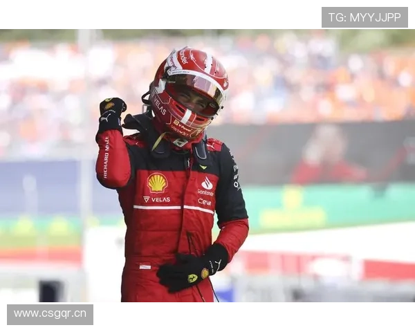 周冠宇赛后扎堆吃豪华烧烤，跟赛道上那个“铁面战士”一模一样？