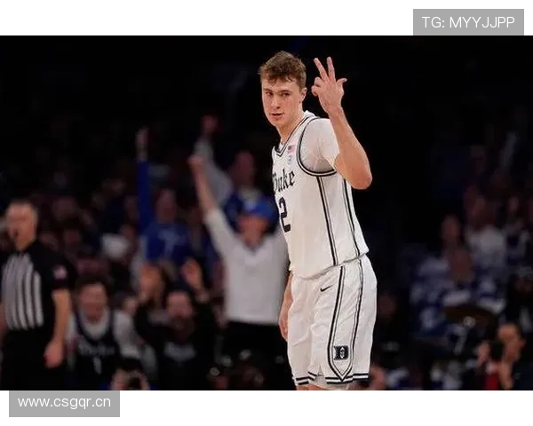 库珀·弗拉格无球跑动提升球队三分效率拉开进攻空间